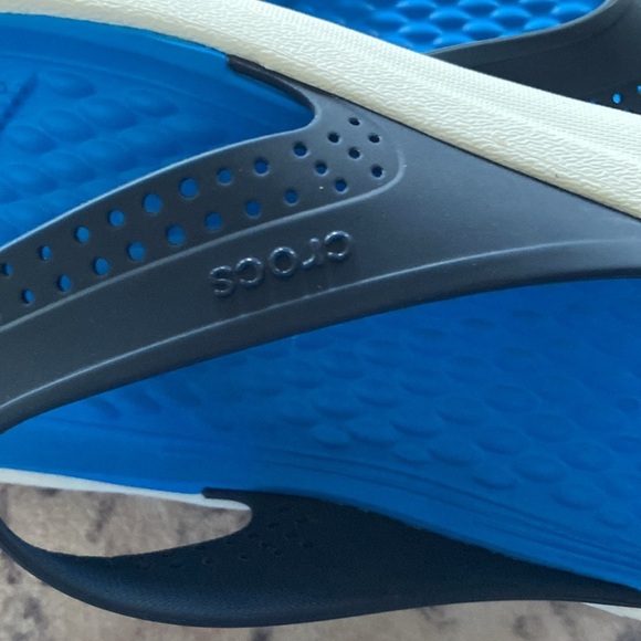 Crocs Lite Ride unisex, Blue and Black FlipFlops Sandals Size M 7 & W 9 - Picture 3 of 5
